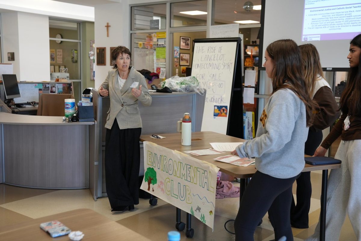 Councilmember Hicks speaking at the Environmental Club event.